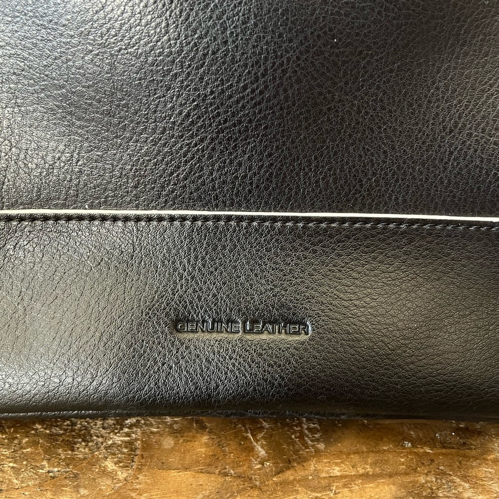 Black and White Leatherette Women’s Top-Handle Bag - Picture 4 of 12